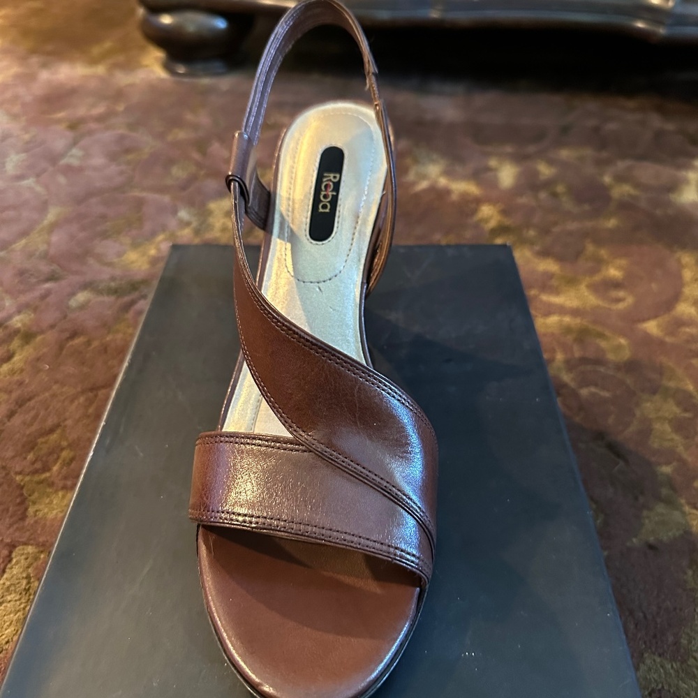 New- Never Worn: Reba Actress High Heel